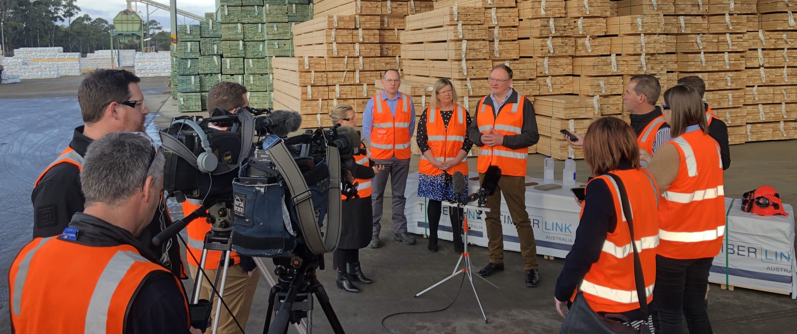 Announcement being made that Timberlink will build Tasmania's first Bio Composite plant in Tasmania